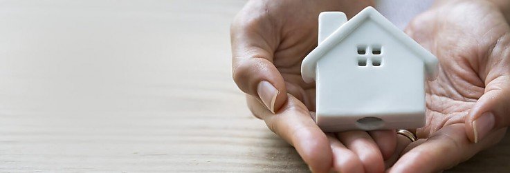 Foto Gern nehmen wir Sie in unsere Interessenkartei auf und bieten Ihnen Immobilien an, die genau zu Ihren W�nschen passen. Das spart Zeit � was aber noch wichtiger ist: Sie bekommen von uns auch Angebote, die wir aus Gr�nden der Diskretion nicht auf unserer Webseite pr�sentieren k�nnen.