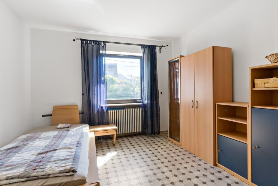 1OG Schlafzimmer 1 Zweifamilienhaus Merchweiler