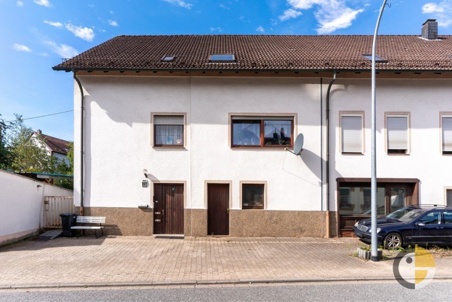 Front (2. Haush�lfte) Mehrfamilienhaus Schiffweiler