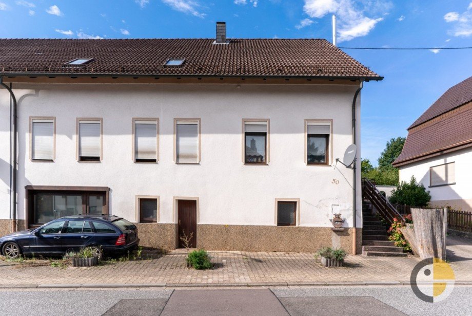 Front (1. Haush�lfte) Mehrfamilienhaus Schiffweiler