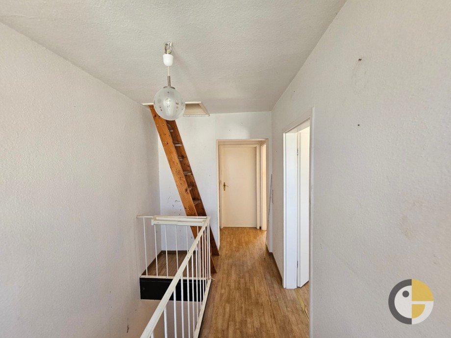 Flur OG Reihenmittelhaus Riegelsberg