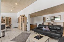 EG Wohnraum 5 Gro�z�giges Zweifamilienhaus mit 4 Garagen, sch�nem Garten und vielseitigen Nutzungsm�glichkeiten in ruhiger Wohnlage von Wemmetsweiler
