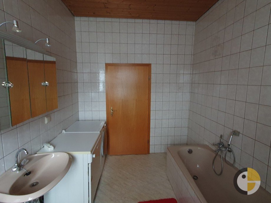 Bad OG Reihenendhaus Illingen