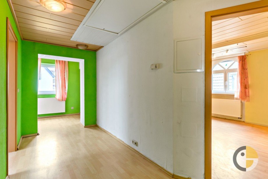 Flur DG Zweifamilienhaus Schiffweiler