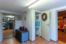 Keller-2 Gro�z�giges Zweifamilienhaus mit 4 Garagen, sch�nem Garten und vielseitigen Nutzungsm�glichkeiten in ruhiger Wohnlage von Wemmetsweiler