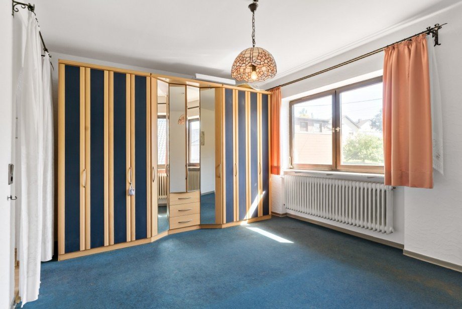 1OG Schlafzimmer 2 Zweifamilienhaus Merchweiler