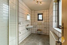 Badezimmer DG Charmantes 1-2 Familienhaus mit traumhaftem Garten in Landsweiler-Reden zu verkaufen